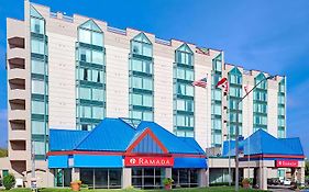 Ramada By Wyndham Niagara Falls/Fallsview